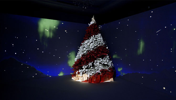 Alta Media selected five Christie DWU960ST-iS laser projectors for a showstopping projection mapping display on a Christmas tree.
