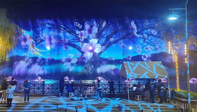 Vivid projections on the water screen are accomplished by Christie D20WU-HS laser projectors.