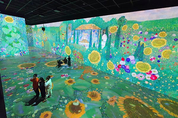Inspired by Korean folktales and powered by 90 Christie 1DLP projectors, “Damyang Delight” immerses visitors with lifelike visuals across 11 galleries in this awe-inspiring new media art exhibit.
