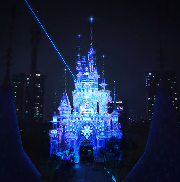 Christie projection mapping at Lotte World