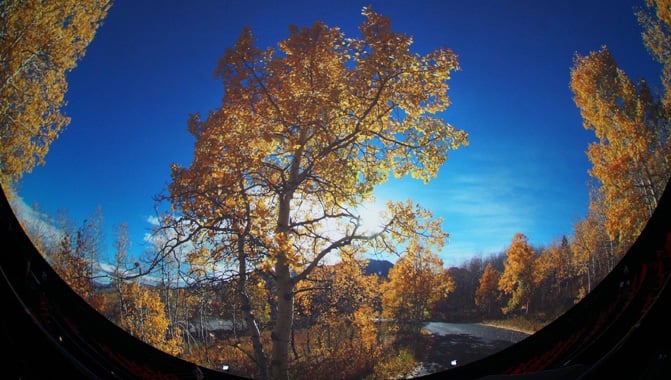 Audiences are captivated by the breathtaking visuals projected onto the Space Theater's 23-meter(75-foot)semi-spherical dome(Image courtest of COSM, rendered with Digistar)