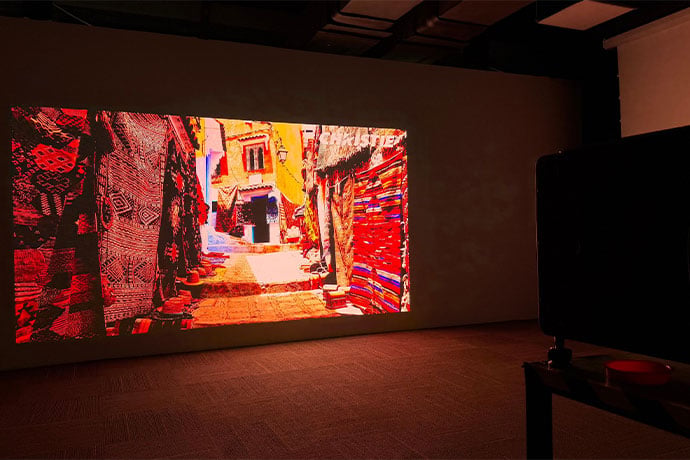 The refurbished Shanghai showroom offers users the opportunity to experience advanced display technologies and solutions up close.