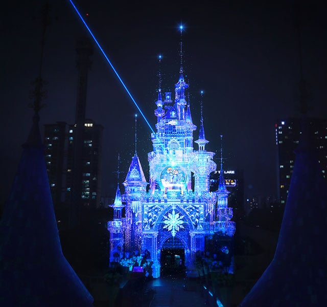 Lotte World projection mapping - Image credit: d’strict